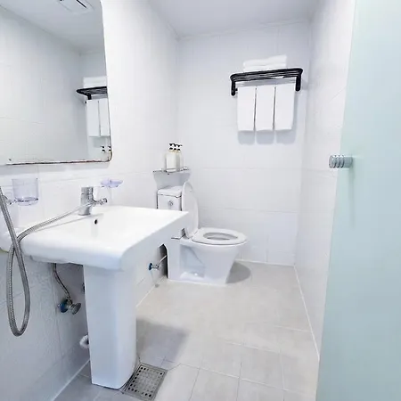 Ekonomy Hotel Myeongdong Premier-3